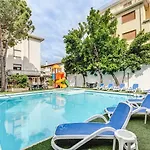 Hotel New 3*