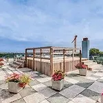 Hotel New 3*