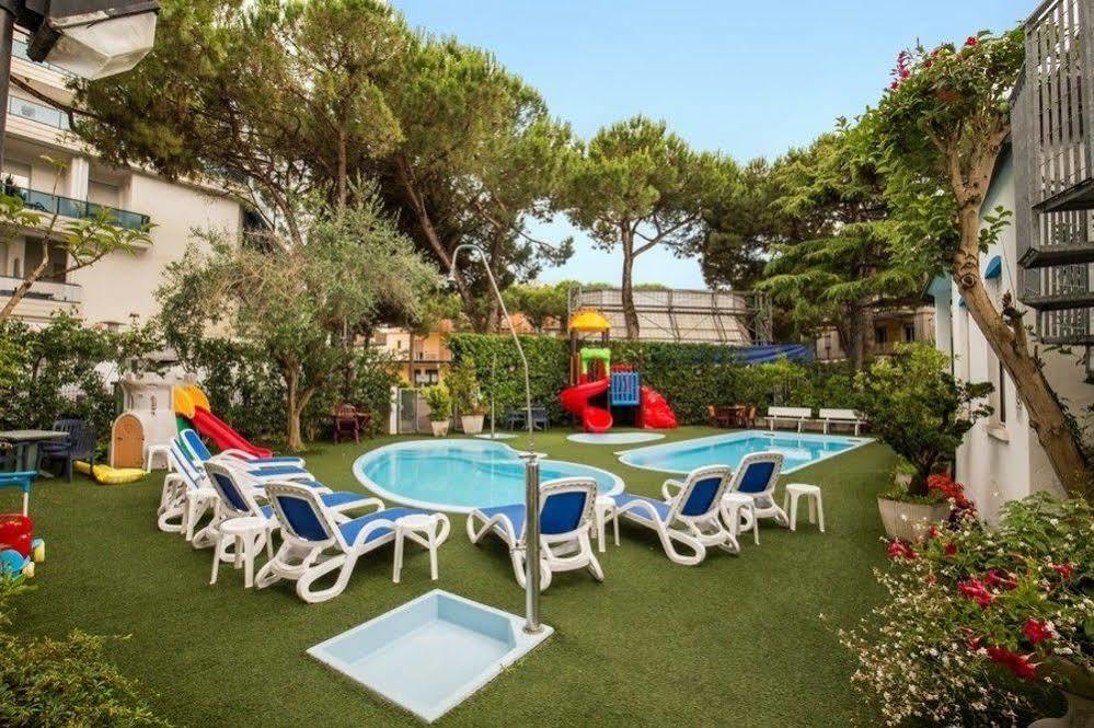 Hotel New 3*
